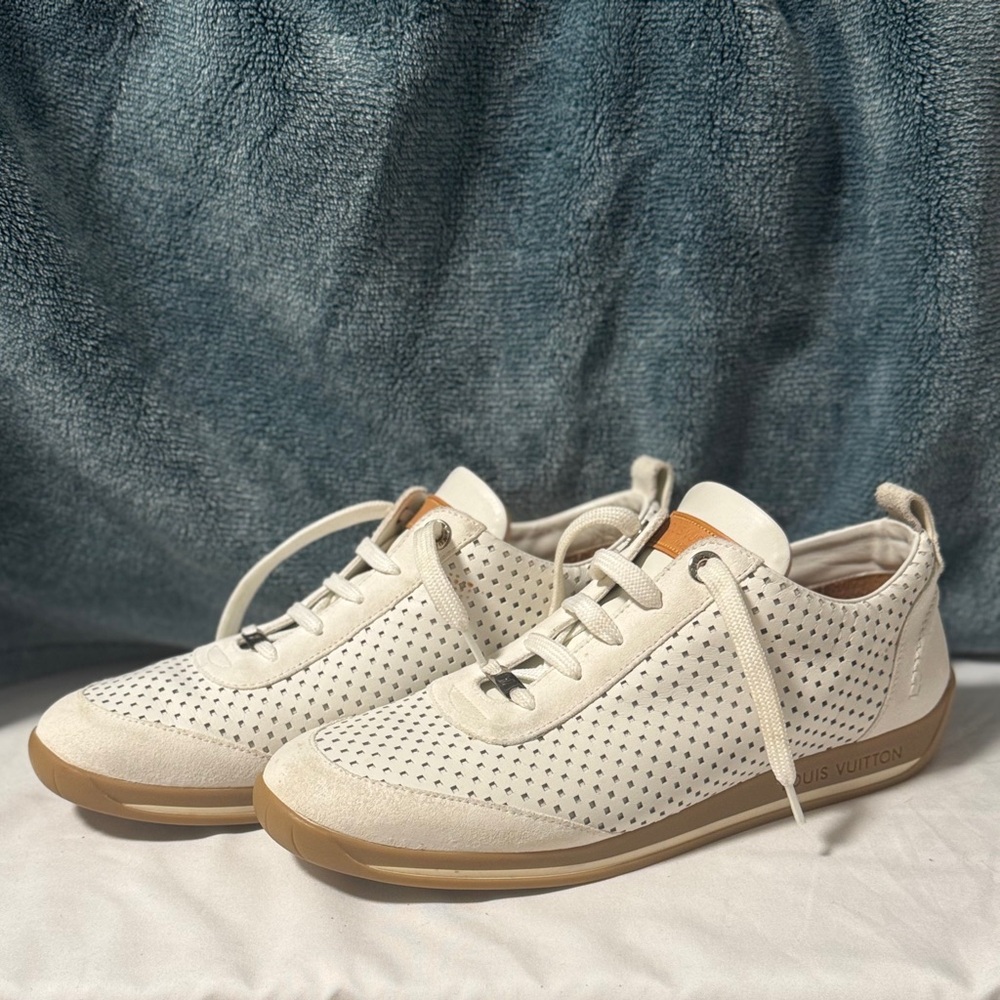 LOUIS VUITTON SNEAKERS